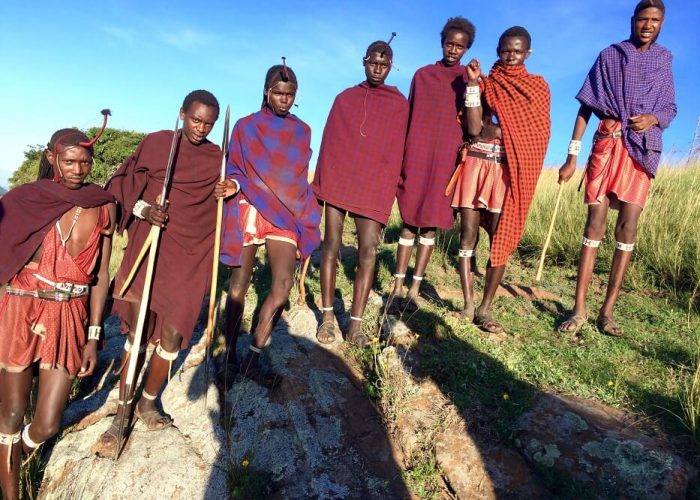 maasai in serengeti (1)